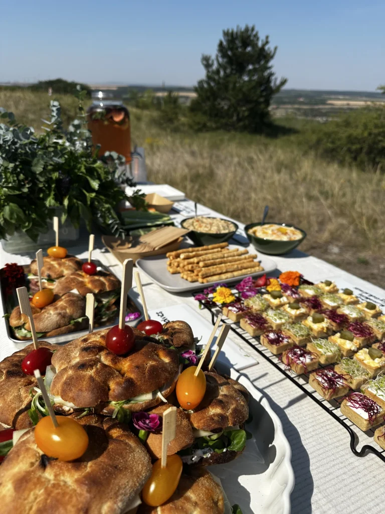 Tematikus brunch asztal